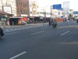 Sesuai Intruksi Camat Eang, Sampah Koran Bekas Sholat Idul Fitri Bersih Dalam Sekejap