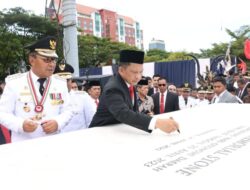 Wali Kota Danny-Mendagri RI Tanda Tangani Prasasti Hari Otda Ke 27 di Anjungan Losari