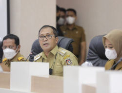 Pejabat Mau Tutup Buku, Danny Tunda Mutasi