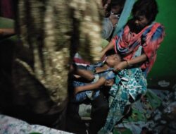 Sempat Hilang Bhabinkamtibmas Desa BISA Bersama Warga Temukan Doni Dengan Kondisi Lemas