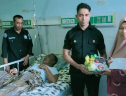 Kabid Humas Polda NTB Dampingi Beberapa Wartawan Menjenguk Salah Satu Wartawan Yang Sedang dirawat Di RSUD Praya