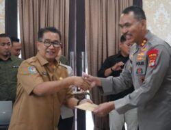 Pj Gubernur Sulbar Serahkan Akun Webgis ke Forkopimda