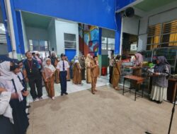 Pelepasan Guru IPS Purna Bakti Di UPT SPF SMPN 10 Makassar