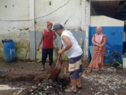 UPT SPF SMPN 54 Makassar Gelar Kerja Bakti Bersama Warga