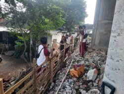 Rangkaian Kegiatan HUT Bhayangkara Ke 77 Personel Polsek Pringgarata Lakukan Kerja Bhakti