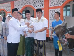 Rayakan Idul Adha 1444 H dan Peringati Hari Bhayangkara 77, Polda NTB Sembelih Ratusan Ekor Hewan Qurban