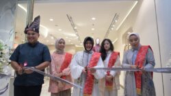 Dukung UMKM Bisnis Fashion, Indira Yusuf Ismail Resmikan Butik Muslimah KAMI di TSM