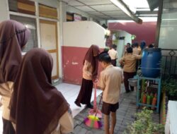 Siswa UPT SPF SDI Maccini Sombala Makassar Laksanakan Kerja Bakti Bersih-bersih Sekolah