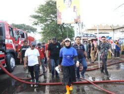 Wawali Makassar Bersama Ratusan Satgas Gelar Aksi Bersih-Bersih Pasar Pabaeng-Baeng