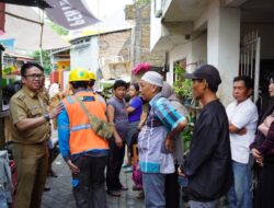 Tinjau Kebakaran di Ballapparang 3, Camat Rappocini Bersama Jajaran Berikan Bantuan Sembako