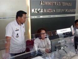 Camat Biringkanaya Benyamin Pantau Langsung Pelayanan Administrasi Terpadu