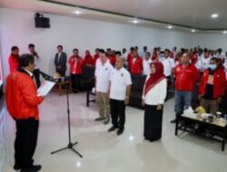 Danny Pomanto Lantik Pengurus IKA Unhas Kabupaten Selayar