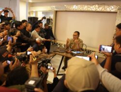 Saya Mundur dengan Respect dan Sopan Santun Tinggi