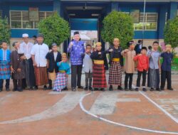 Siswa dan Guru UPT SPF SMPN 4 Makassar Gunakan Baju Adat Tiap Awal Bulan