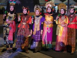 Tari Bala Tau Asal Polman dan Tari Angguk Kulonprogo Pukau Penonton F8