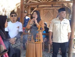 Hadiri Pawai Seni dan Budaya  Tradisi Besok Gong, Ini Harapan Camat Jonggat