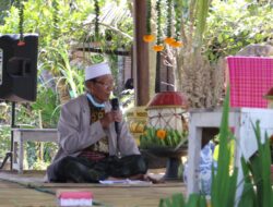 H Lalu Zaenudin Memaparkan sejarah Berdirinya Desa Bonjeruk Pada Penutupan Bondjeroek Culture Festival.
