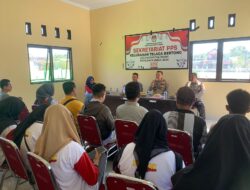 Kapolres Sumbawa Barat Gelar Jum’at Curhat, Jalin Silaturrahim Bersama Warga Telaga Bertong