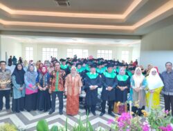 Bupati Apresiasi Wisudawan Meskipun Usia Sudah Uzur