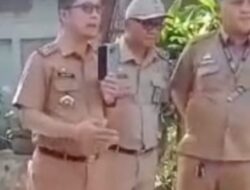 Lurah Parang Layang Awasi Satgas Drainase Dinas PU Makassar Lakukan Pembersihan Kanal Pasar Cidu