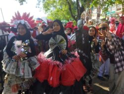 Meriahkan Makassar F8, UPT SPF SDN Mongisidi III Tampil Dengan Drumband dan Busana Daur Ulang