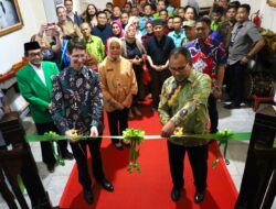 Pameran Walking Through A Songline Hadir di Makassar, Danny Pomanto: Mimpi Suku Aborigin Australia