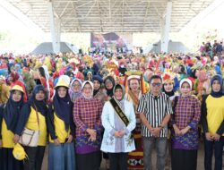 Bunda PAUD Makassar Lepas 1.400 Peserta Pawai TK se-Kota Makassar