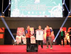 Wali Kota Danny Jamu Makan Malam Peserta Makassar Open International Men and Women Softball Turnament