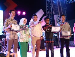 Malam Puncak Sulbar Expo Seluruh Pemenang Menerima Penghargaan Dari Pemerintah Provinsi Sulbar