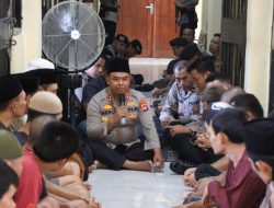 Peringati Maulid Nabi, Kapolres Sumbawa Ajak Tahanan Berdoa Bersama