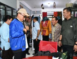 Dukung Pengembangan Industri Tenun Lokal, Pj Gubernur Sulbar Ajak ASN Gunakan Pakaian Berbahan Kain Tenun Khas Sulbar