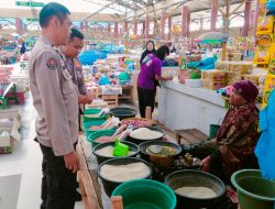 Polsek Kopang Ingatkan Para Pedagang Tentang Peredaran Uang Palsu.