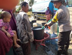 Polsek Jonggat bersinergi Dengan BPBD Dan BWS NTB I Salurkan Air Bersih.