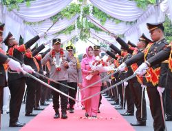 Tradisi Pedang Pora,  Mengantar Kepergian Irjen Pol Drs. Djoko Poerwanto