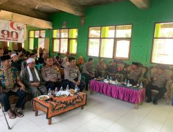Bhakti Sosial AKABRI lulusan tahun 1990 Wakapolres Sumbawa Barat Bagikan 150 Paket Sembako Kepada Ponpes Nurul Iman NW