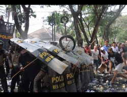 Polres Loteng Lakukan Simulasi Sispamkota Pemilu 2024.