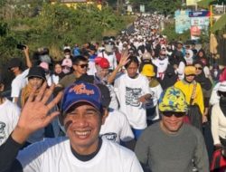 Ketua DPRD Makassar Rudianto Lallo Lepas Ribuan Peserta Jalan Sehat IKA Pesantren Guppi Samata Gowa