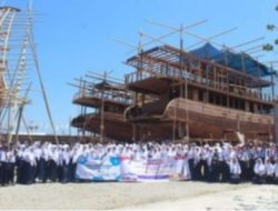 Outing Class, UPT SPF SMPN 52 Makassar Kunjungi Situs Bersejarah dan Pembuatan Mie Instan Serta Pembuatan Kapal Phinisi