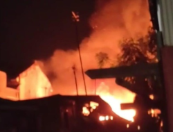 Warga memukul Petugas Damkar Makassar Saat  melakukan Padamkan Api di Jalan Muh Tahir Kec Tamalate