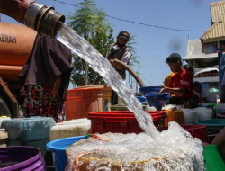 Kekeringan, Warga di Kota Makassar Mengeluh karena sudah 2 Bulan Tak Dapat Bantuan Air PDAM