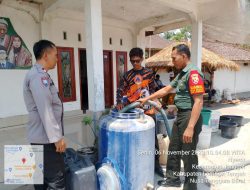 Sinergitas Tiga Pilar, TNI-Polri dan BPBD Salurkan Air Bersih Di Kecamatan Jonggat.