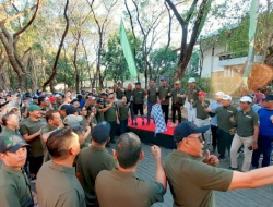 Rudianto Lallo Ketua DPRD Kota Makassar Lepas Ribuan Peserta Jalan Sehat Komunitas Perjaka
