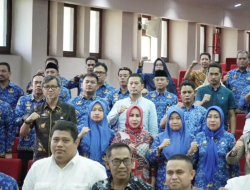 Camat Ujung Tanah Kota Makassar Hadiri Kegiatan Penandatanganan NPHD oleh Pemkot Makassar Bersama KPU dan Bawaslu