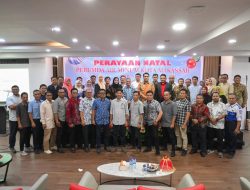 Rayakan Natal Keluarga Besar Perumda Air Minum Kota Makassar Kobarkan Semangat Pengabdian