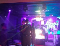 Satpol PP Makassar Segel Kafe Arobi Tak Sesuai Izin, Alat DJ Disita