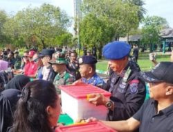 Plt Kasatpol PP Makassar Ikuti Kegiatan Karya Bakti Pembersihan Pasar dan Selokan di Wilayah Kodim 1408