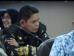 Camat Ujung Tanah Ikut Serta Dalam Rapat Pansus