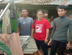 James Wehantouw, Caleg PSI Dapil 3 Tamalanrea dan Biringkanaya Berbagi Kasih ke Gubuk Nenek Norma