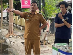 Camat Ujung Pandang Turun Pantau Langsung Kesebersihan, Edukasi Warga dan Pedangang