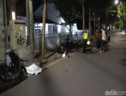 Pemotor Diduga Mabuk Tewas Tabrak Pohon di Kecamatan Ujung Pandang Makassar